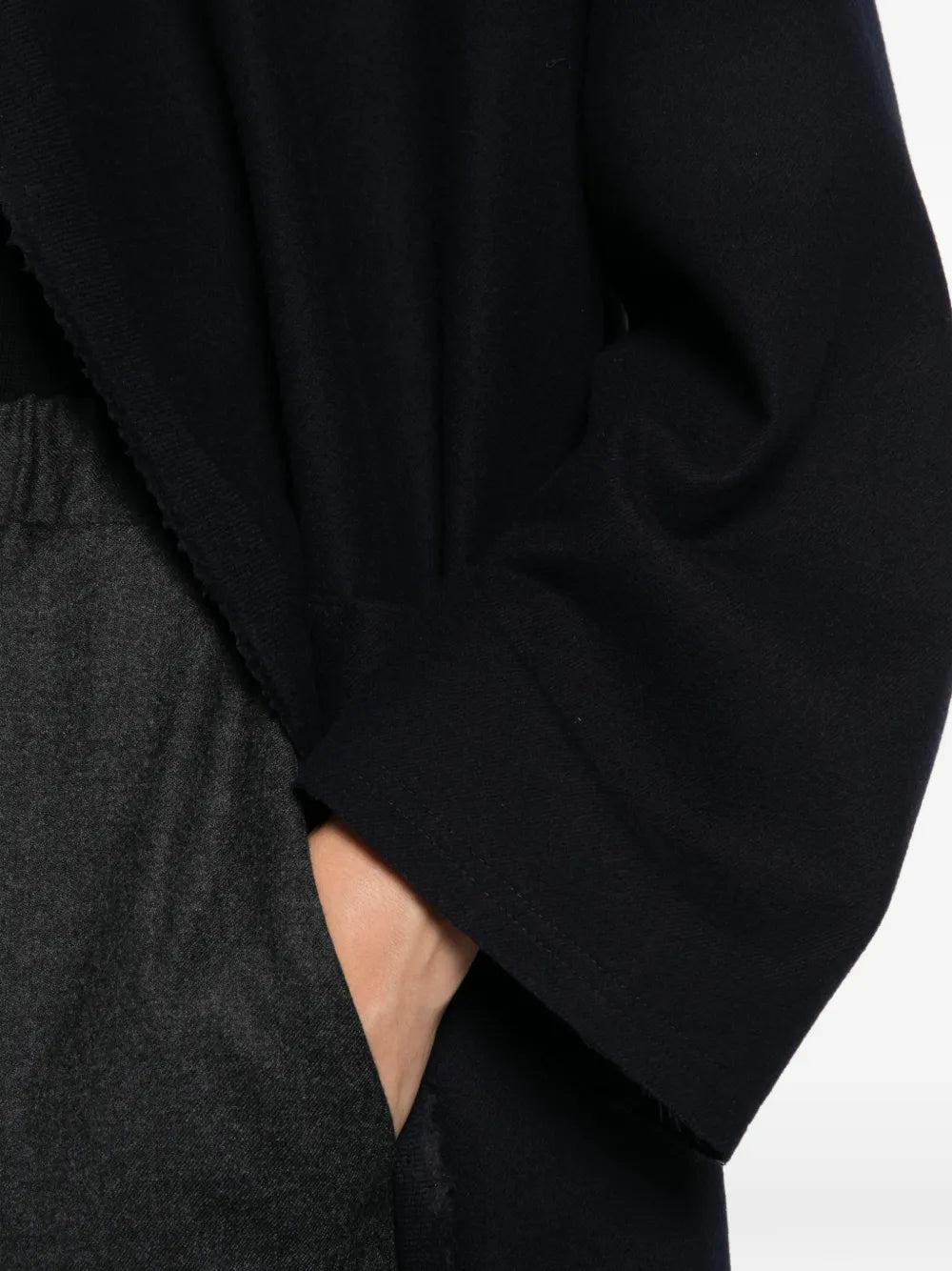 Cappotto Lungo Oversize con Bordo Cimosa in Lana