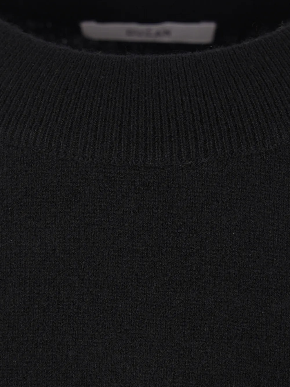 Maglione iconico girocollo in 100% cashmere con polsini a risvolto